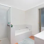 Rent 4 bedroom house in Robina