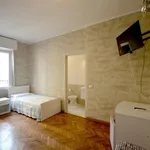 Rent 2 bedroom apartment in Milan