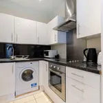 Flat to rent in Farnham Road, Guildford GU2