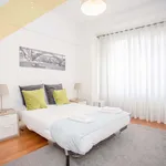 Rent 7 bedroom apartment of 115 m² in Porto