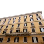 Rent 5 bedroom apartment of 150 m² in Roma