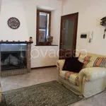 Rent 3 bedroom apartment of 95 m² in Serrapetrona