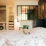 Rent 4 bedroom apartment of 84 m² in paris