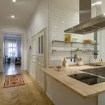 Rent 3 bedroom apartment of 84 m² in Budapest