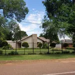 Rent 8 bedroom house in Pretoria