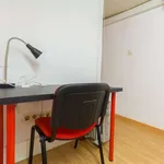 Rent a room of 260 m² in madrid