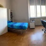 Rent 5 bedroom apartment of 100 m² in Turin