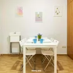 Rent a room of 110 m² in Madrid