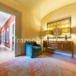 Rent 5 bedroom apartment of 300 m² in Florence