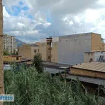 Affitto 4 camera appartamento di 140 m² in Palermo