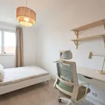 Rent a room in lisbon