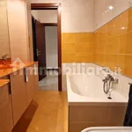 Rent 4 bedroom apartment of 95 m² in Venice