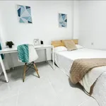 Rent 4 bedroom apartment in Seville