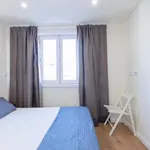 Rent 1 bedroom apartment in Porto