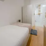 Rent a room of 200 m² in madrid