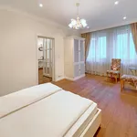 Pronajměte si 1 ložnic/e byt o rozloze 80 m² v Prague