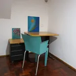 Quarto de 75 m² em Caxias