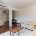 Rent 2 bedroom apartment of 85 m² in Milano