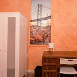 Rent a room in lisbon