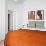 Rent 2 bedroom apartment of 66 m² in lisbon