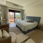 Rent 3 bedroom apartment of 175 m² in Puerto Banús