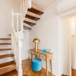 Rent 3 bedroom apartment of 160 m² in Porto