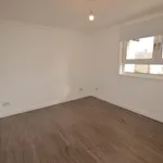 Rent 2 bedroom flat in Glasgow