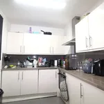 Rent 5 bedroom house in Preston