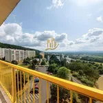 Pronajměte si 4 ložnic/e byt o rozloze 77 m² v Litvínov