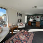 Rent 4 bedroom house in bungendore