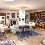 Rent 3 bedroom apartment of 140 m² in Roma