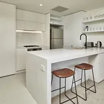 Rent 2 bedroom apartment in Woolloongabba