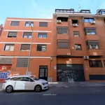 Rent 4 bedroom apartment of 50 m² in Madrid