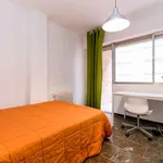 Rent a room of 130 m² in granada