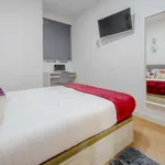 Rent a room of 200 m² in madrid