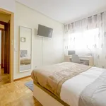 Rent a room of 150 m² in madrid