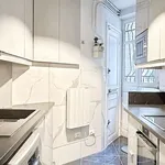 Rent 4 bedroom apartment of 108 m² in Paris