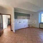 Appartamento in affitto a Lombriasco piazza Rimembranza, 10, non arredato/vuoto, centrale, balcone - TrovaCasa