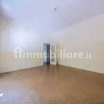 Affitto 5 camera appartamento di 160 m² in Palermo