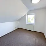 Pronajměte si 3 ložnic/e byt o rozloze 70 m² v Želénky