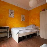 Rent a room in lisbon