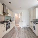 Rent 4 bedroom flat in South East England