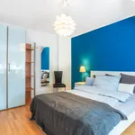 Rent 1 bedroom apartment of 45 m² in Dusseldorf