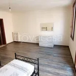 Rent 4 bedroom apartment of 100 m² in Adria