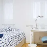 Rent a room of 98 m² in madrid