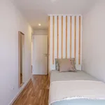 Rent a room of 200 m² in lisbon