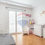 Rent 8 bedroom house of 320 m² in Roma