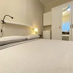 Rent a room of 90 m² in Madrid