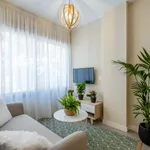 Rent 1 bedroom apartment of 323 m² in Málaga