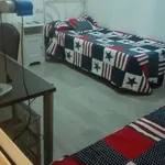 Rent 4 bedroom apartment in Seville